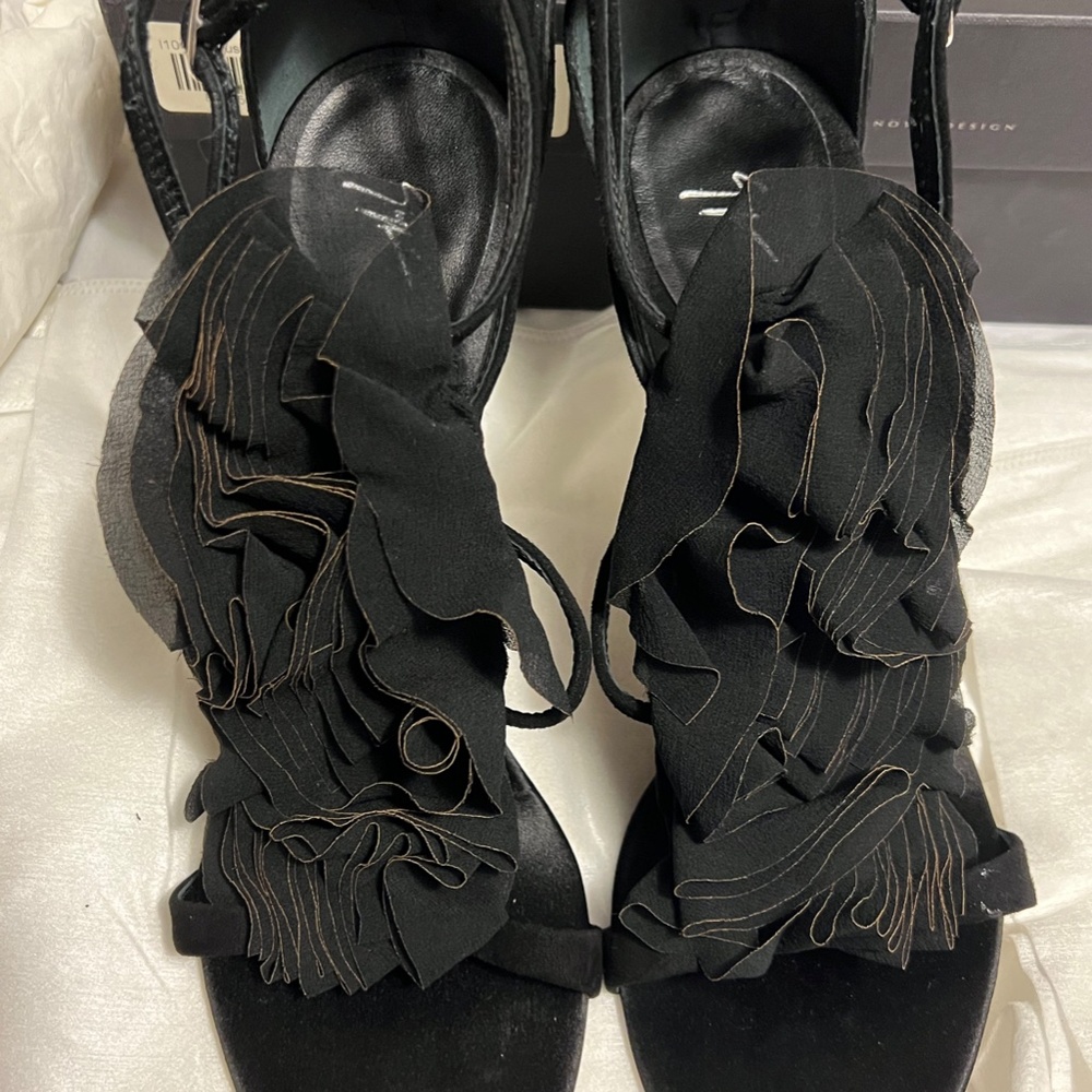 Giuseppe Zanotti Vero Cuoio Silk Ruffle Nero Heels Size: 11 US, Height: 4 inches